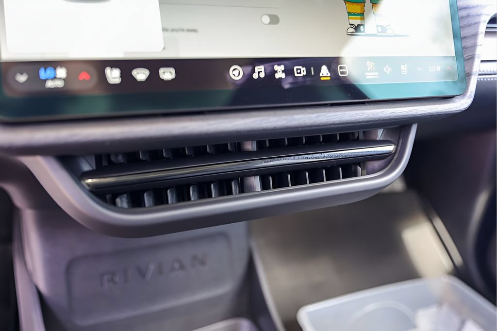 Used 2024 Rivian R1S Adventure Quad AWD/4WD image 20