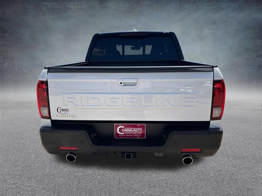 Certified 2025 Honda Ridgeline Black Edition image 5