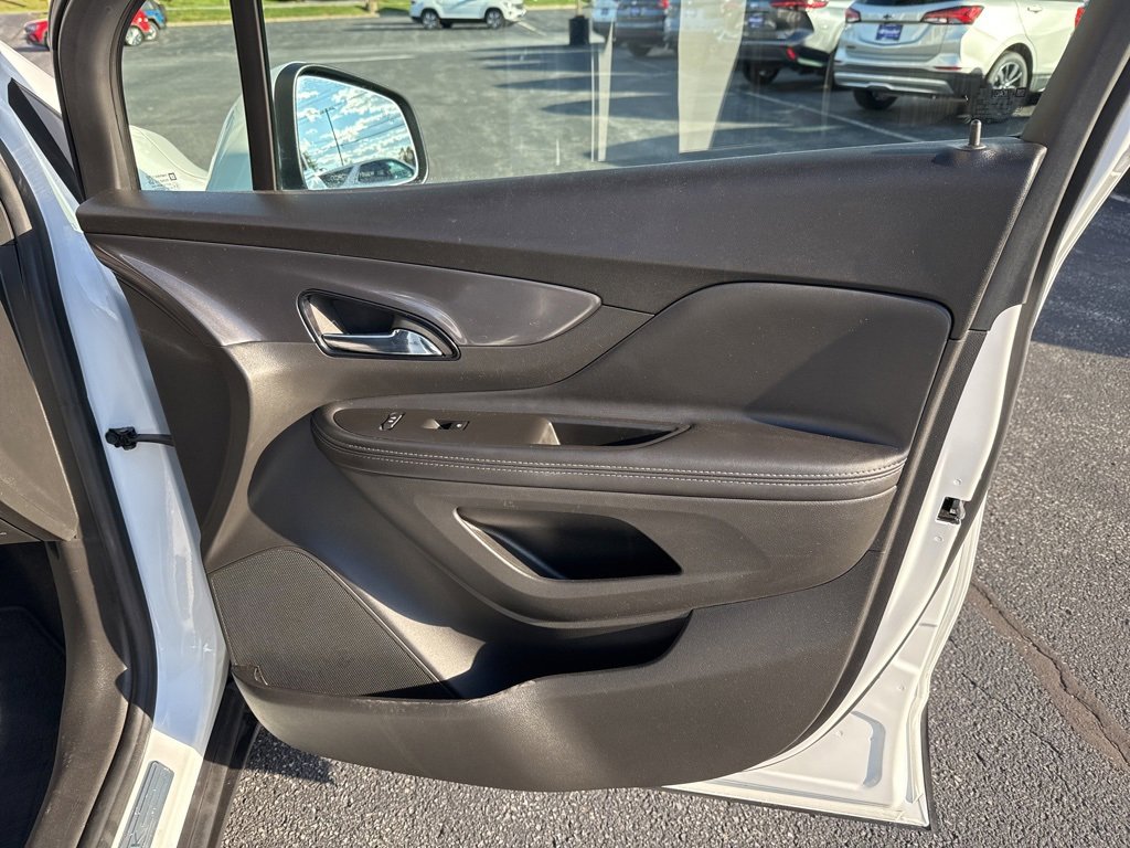 Used 2022 Buick Encore Preferred w/ Safety Package image 46