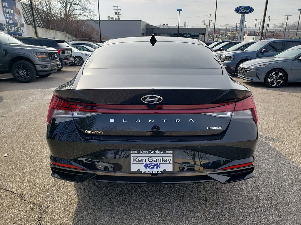 Used 2021 Hyundai Elantra Limited image 6