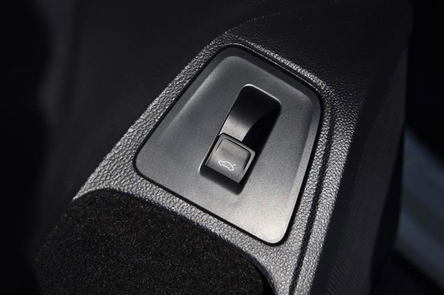 Certified 2023 Volkswagen Tiguan SE image 9