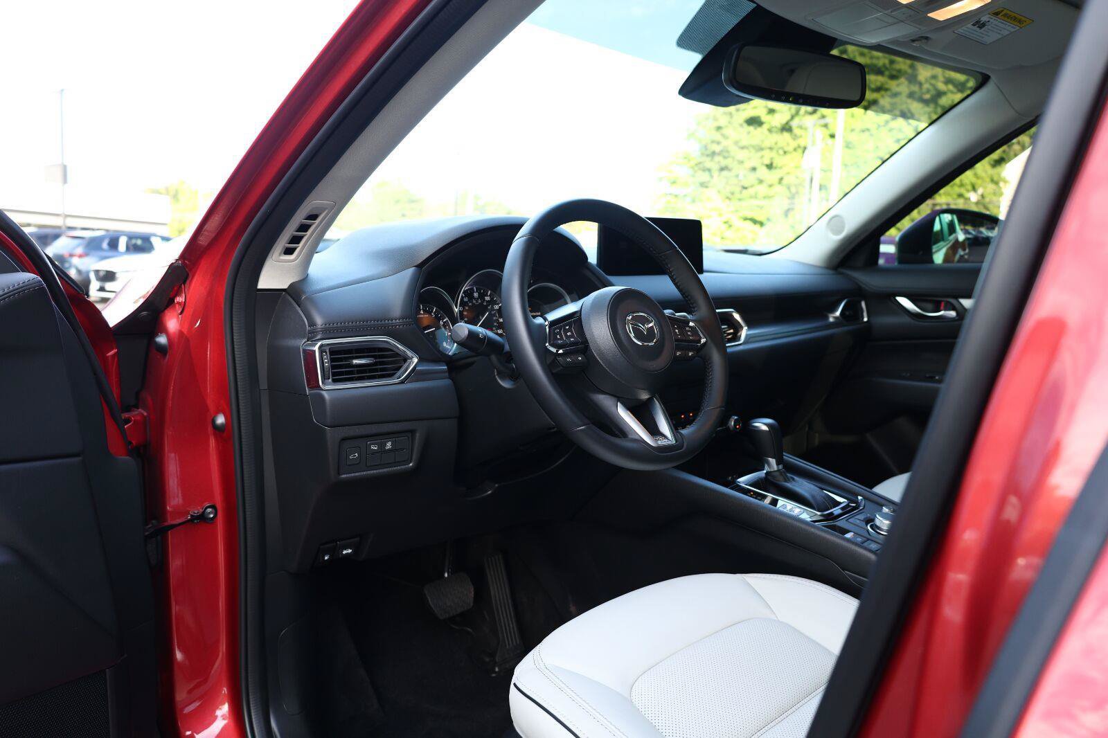 Used 2025 MAZDA CX-5 AWD 2.5 S w/ Preferred Package image 12
