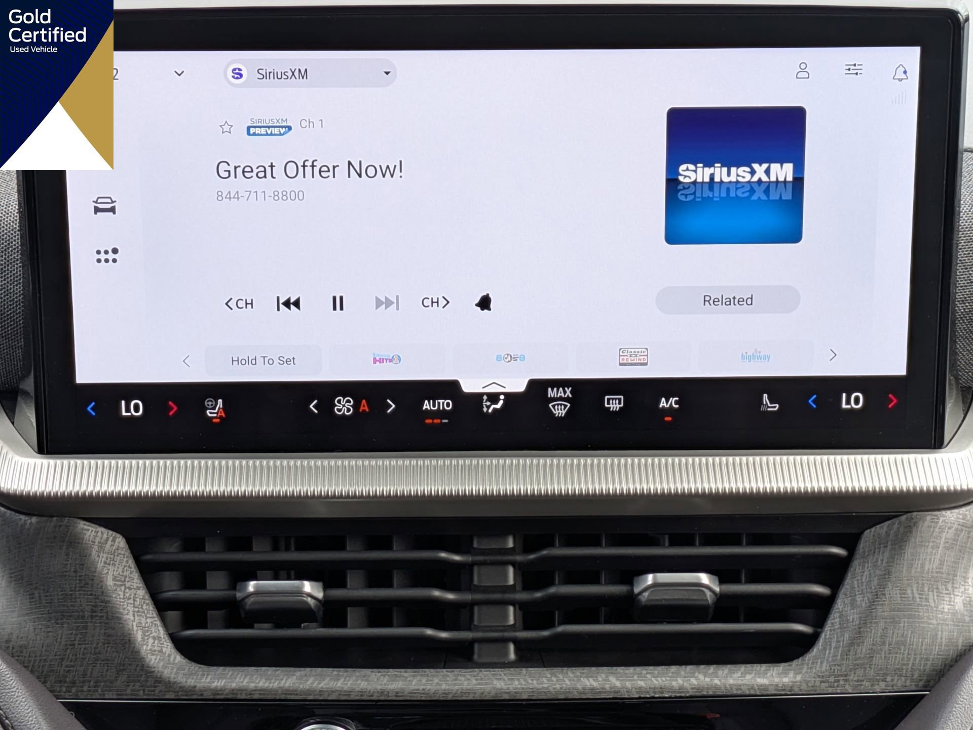 Certified 2025 Ford Explorer Platinum w/ LUX Leather Package image 23