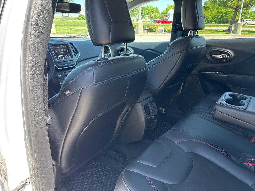 Used 2022 Jeep Cherokee Trailhawk w/ Comfort/Convenience Group AWD/4WD image 38