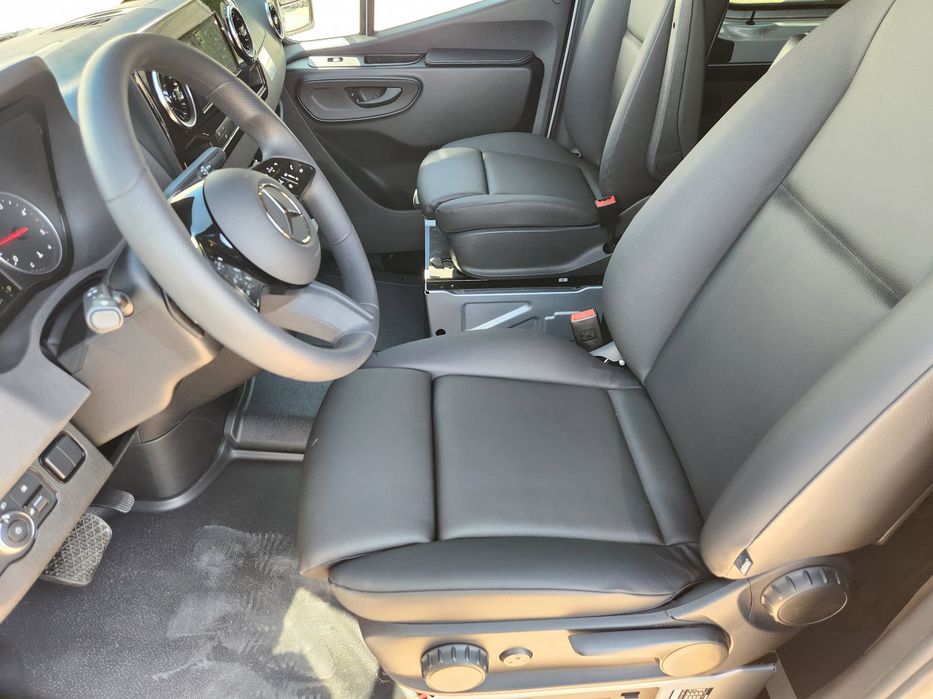 New 2025 Mercedes-Benz Sprinter 2500 image 11
