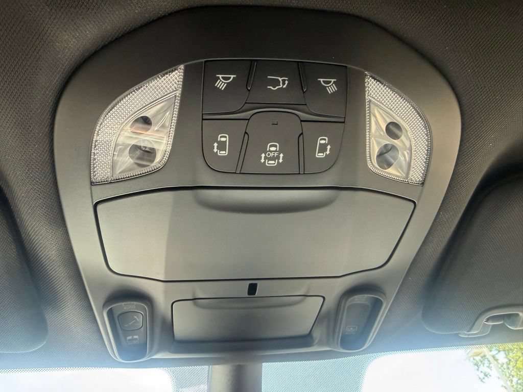 New 2027 Chrysler Pacifica Limited w/ Family Tech Group FWD image 25