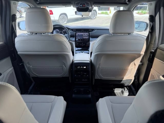 Used 2025 Jeep Grand Cherokee L Limited AWD/4WD image 27