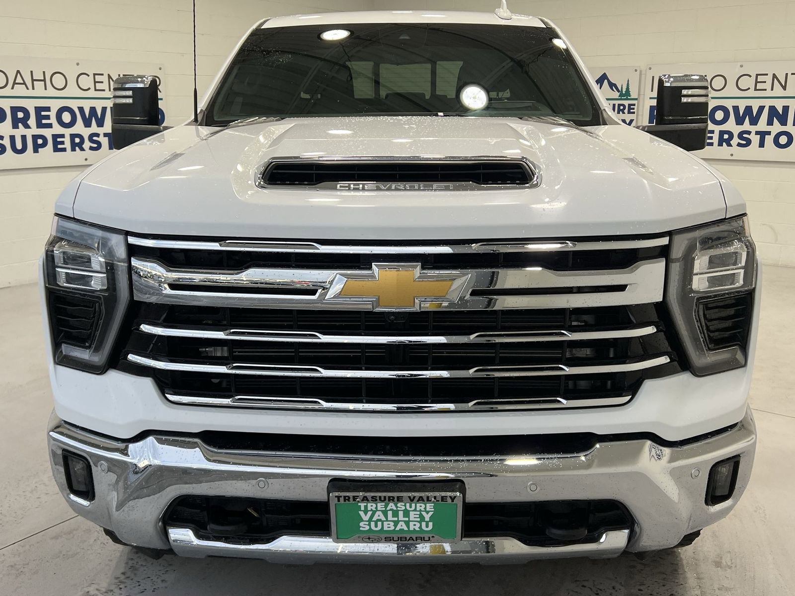 Used 2024 Chevrolet Silverado 3500 LTZ w/ LTZ Convenience Package image 3