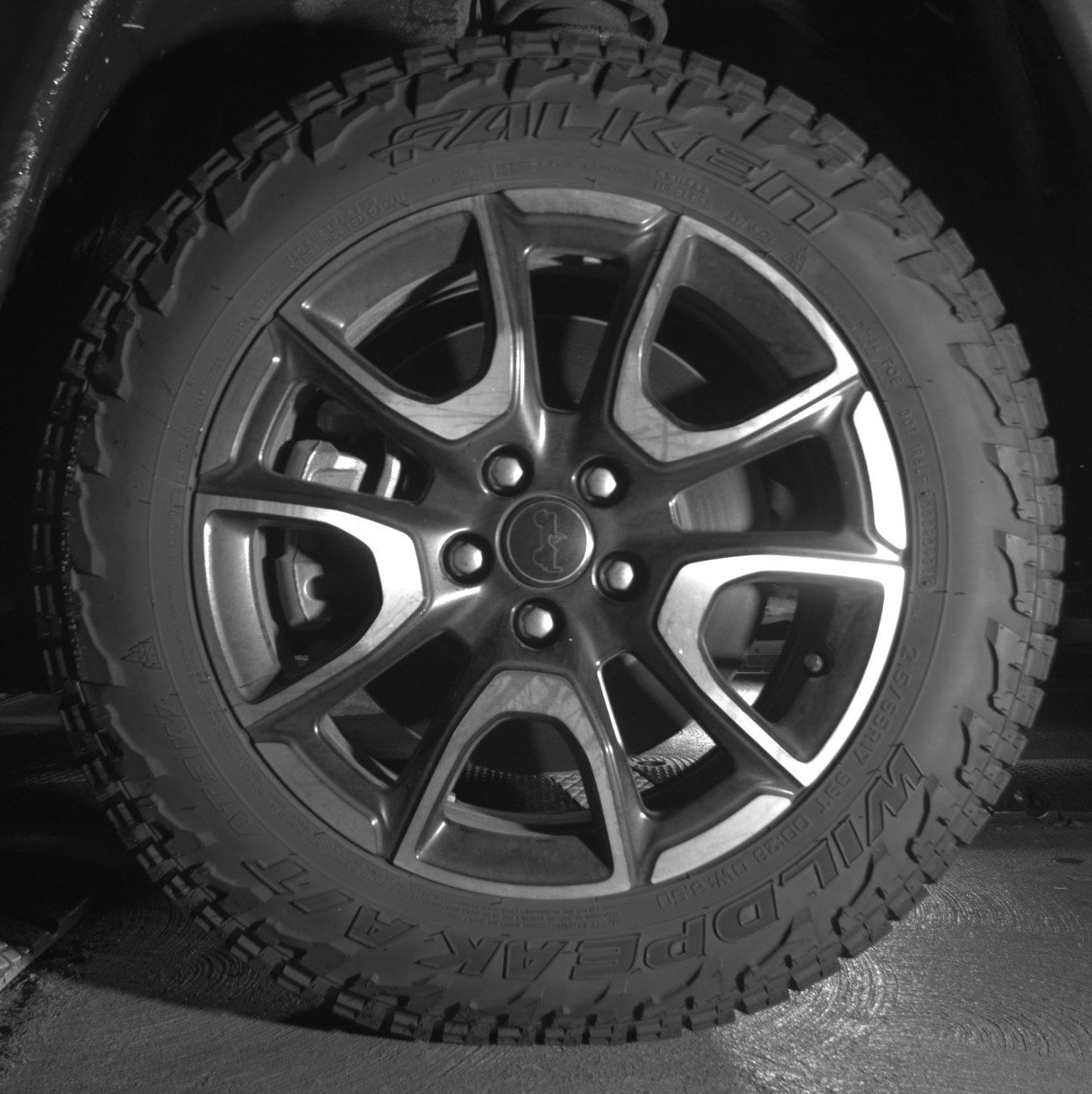 Used 2025 Jeep Compass Trailhawk AWD/4WD image 12