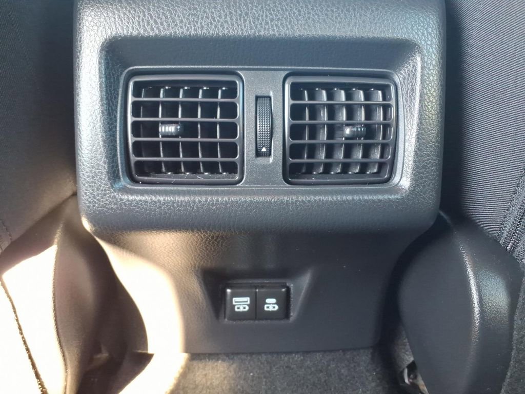 Used 2025 Toyota Camry LE image 14