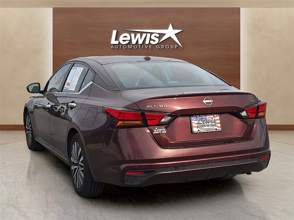 Used 2023 Nissan Altima 2.5 SV image 3