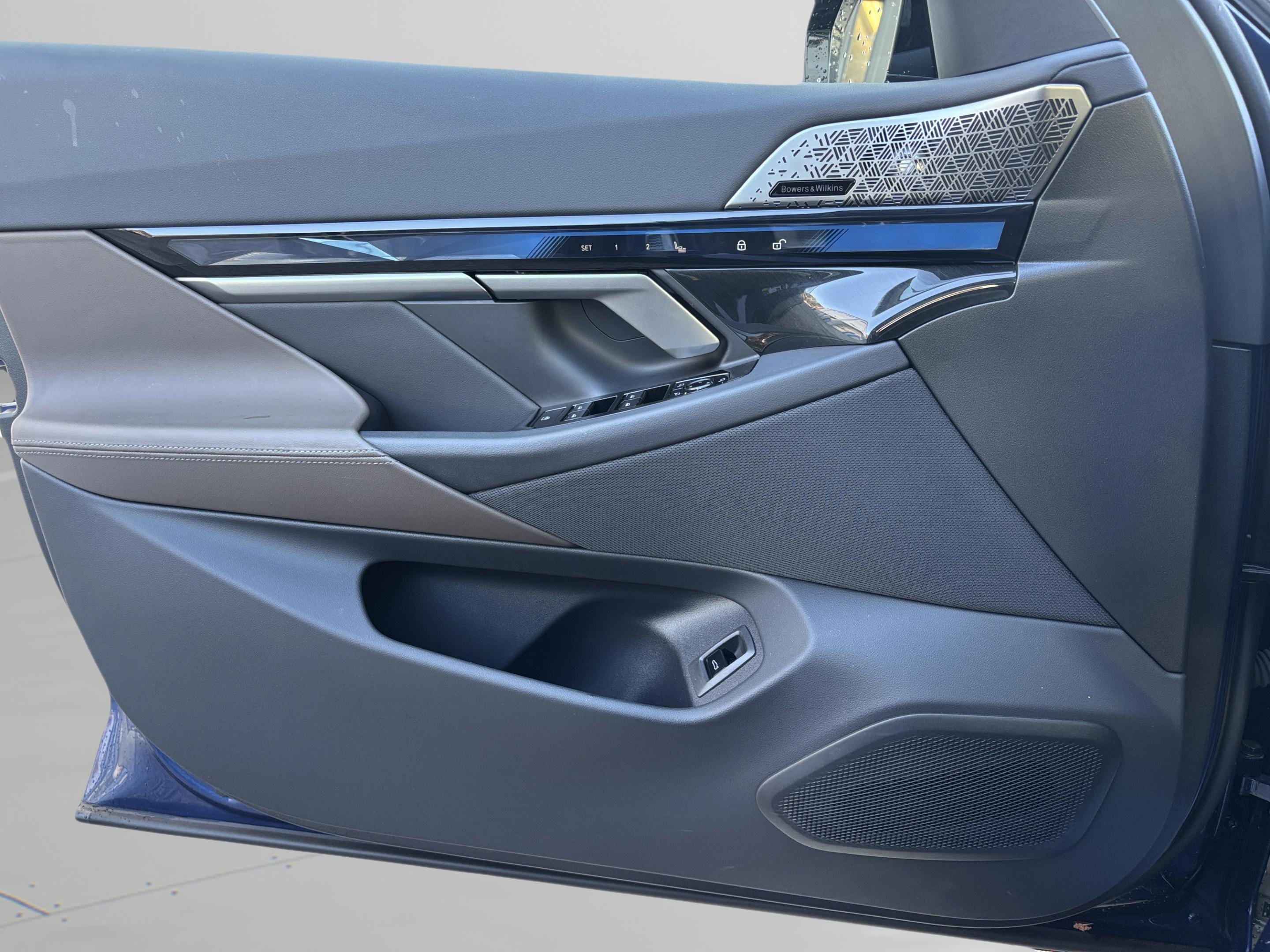 Used 2025 BMW i5 M60 image 30