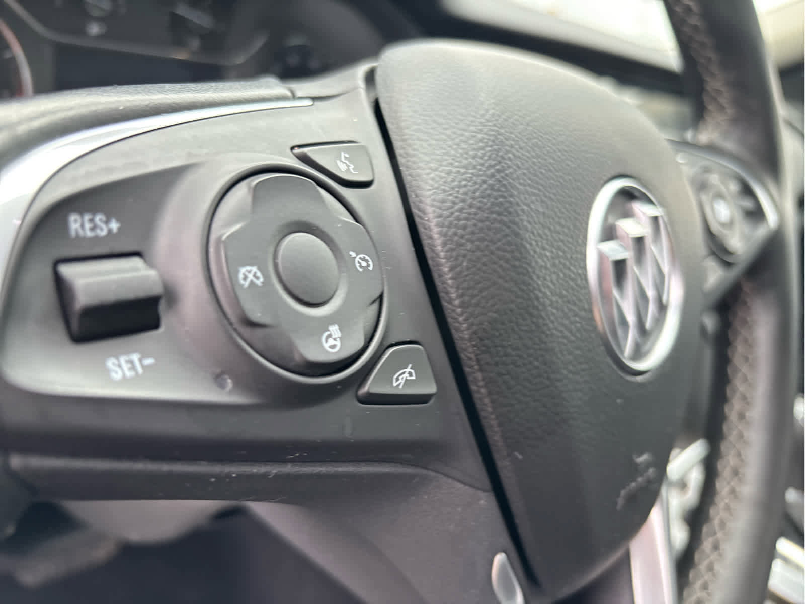 Used 2020 Buick Regal Essence image 11