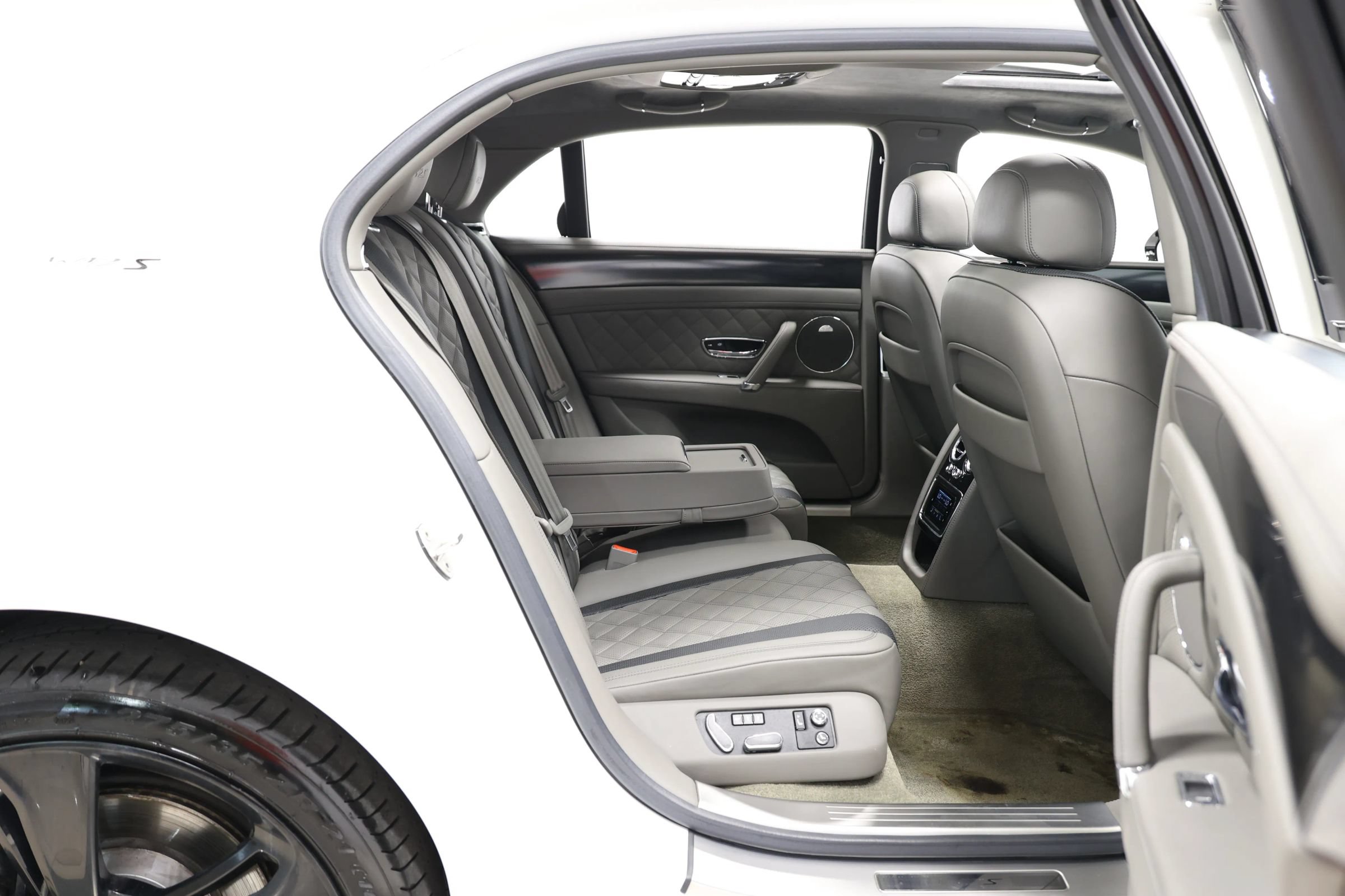 Used 2018 Bentley Flying Spur S W12 AWD/4WD image 77
