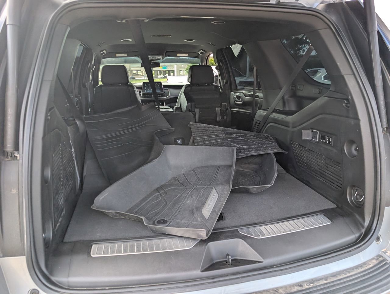 Used 2023 Chevrolet Tahoe RST w/ Sport Performance Package image 27