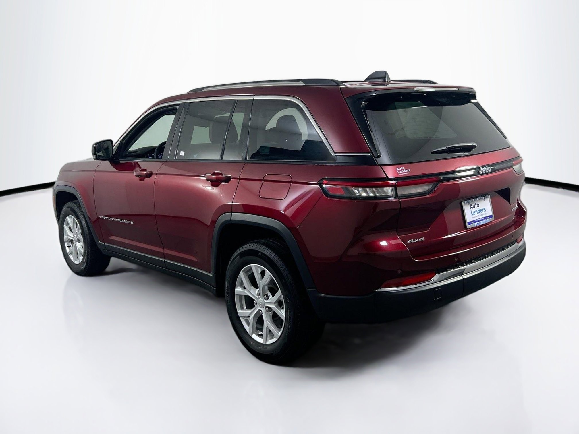 Used 2023 Jeep Grand Cherokee Limited AWD/4WD image 7