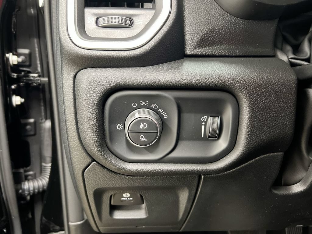 Used 2024 RAM 1500 Big Horn AWD/4WD image 17