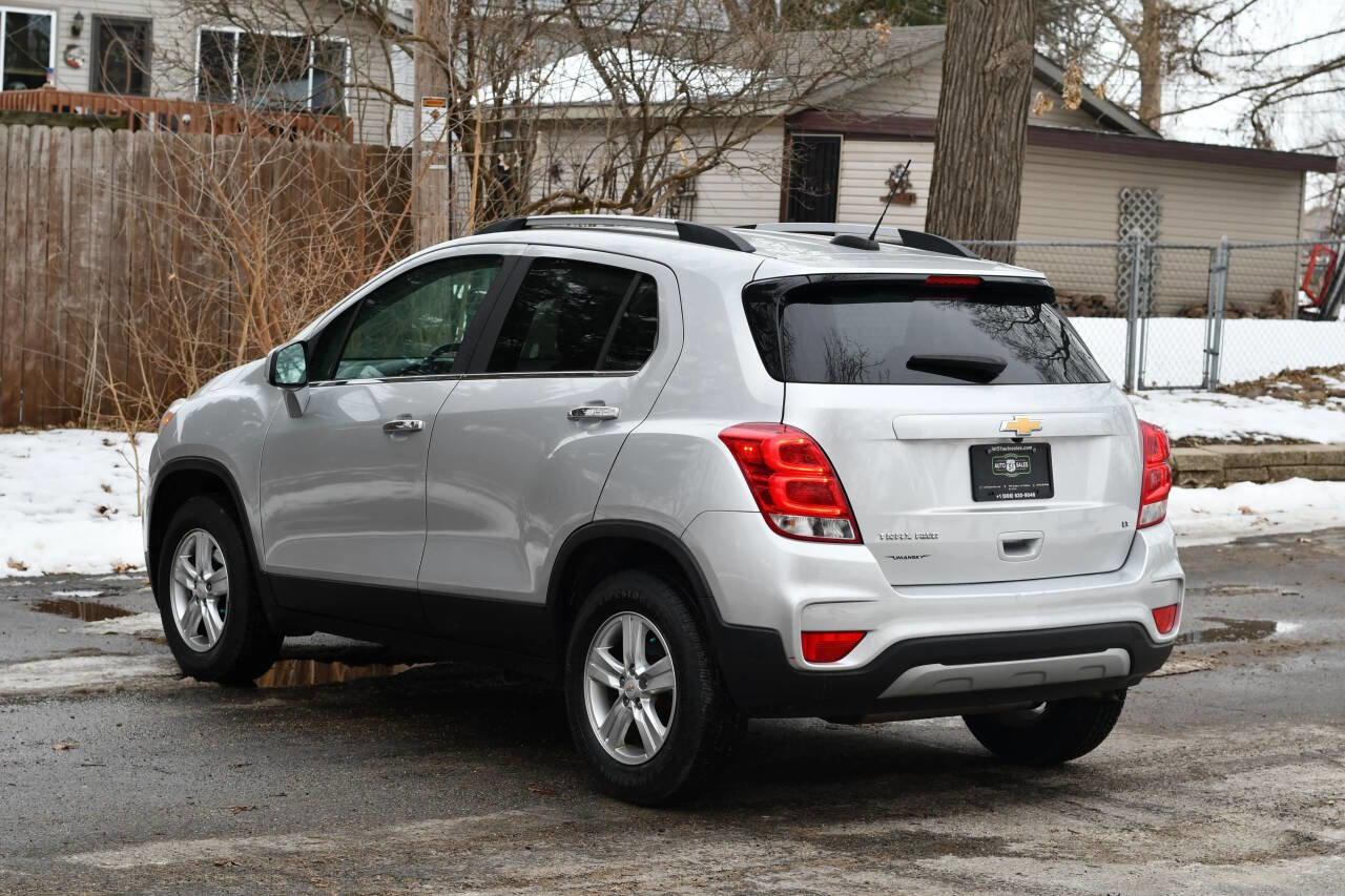 Used 2018 Chevrolet Trax LT w/ LT Convenience Package image 6