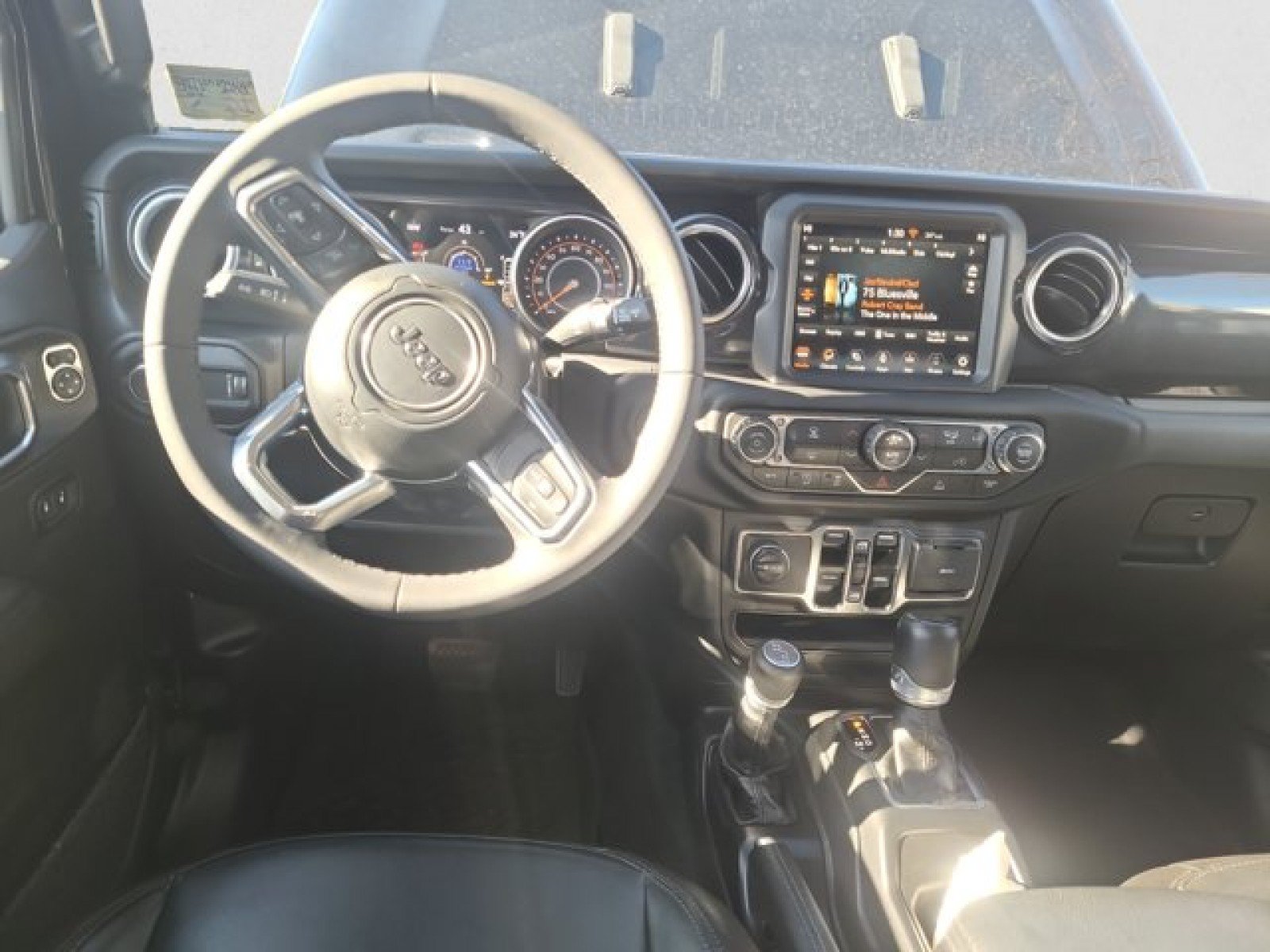 Used 2023 Jeep Wrangler Unlimited Sahara AWD/4WD image 13