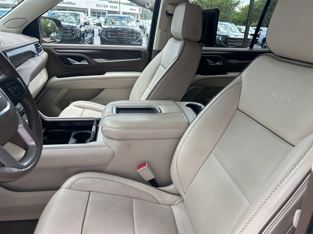 Used 2021 GMC Yukon Denali w/ Denali Premium Package AWD/4WD image 9