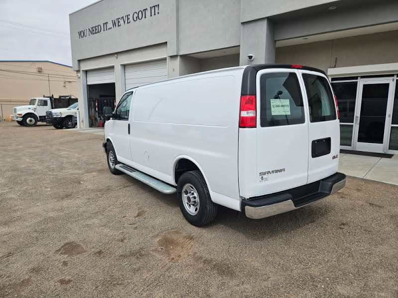 Used 2024 GMC Savana 2500 w/ Driver Convenience Package RWD image 3