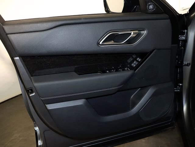 Used 2023 Land Rover Range Rover Velar R-Dynamic S image 25