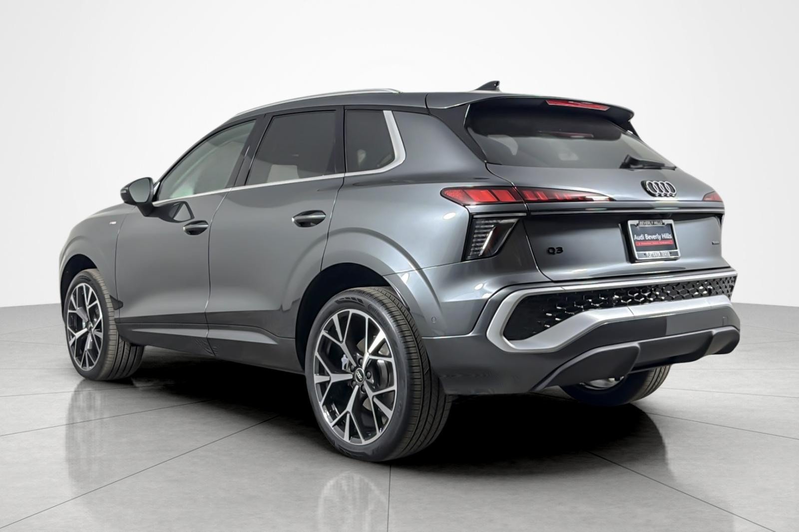 New 2026 Audi Q3 quattro 2.0T AWD/4WD image 4