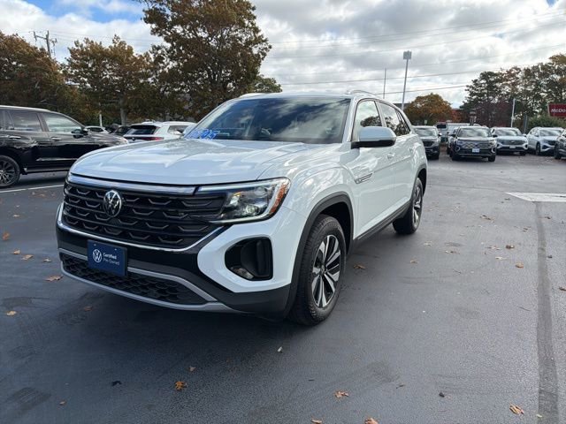 Certified 2024 Volkswagen Atlas Cross Sport SE image 3
