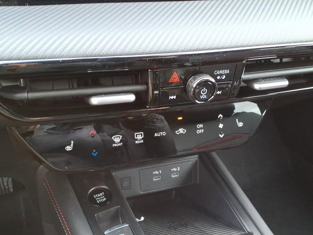 New 2026 Nissan Kicks SR w/ Cold Weather Package image 14