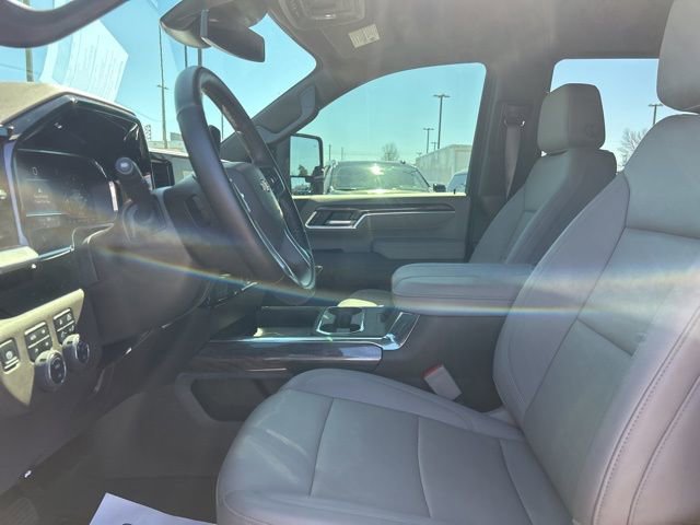 Used 2025 Chevrolet Silverado 2500 LTZ w/ LTZ Convenience Package image 15