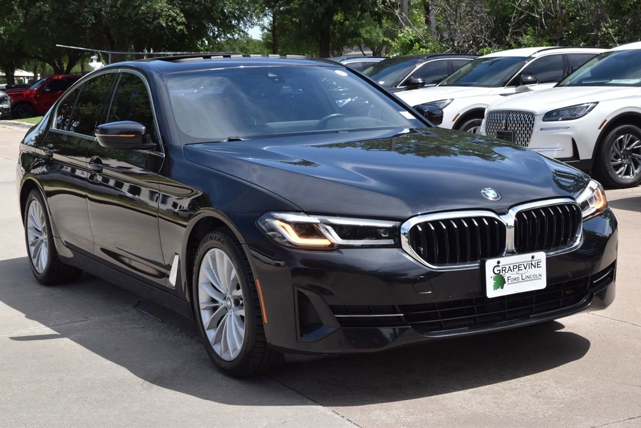 Used 2023 BMW 530i w/ Premium Package RWD image 4