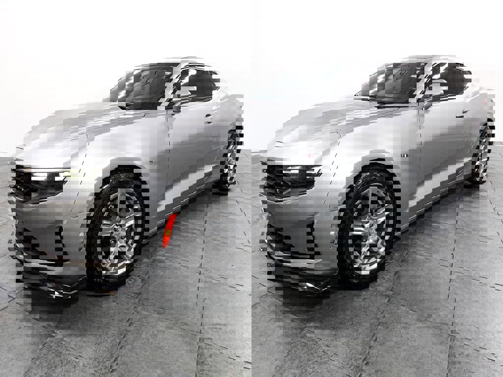 Used 2019 Chevrolet Camaro LT image 3