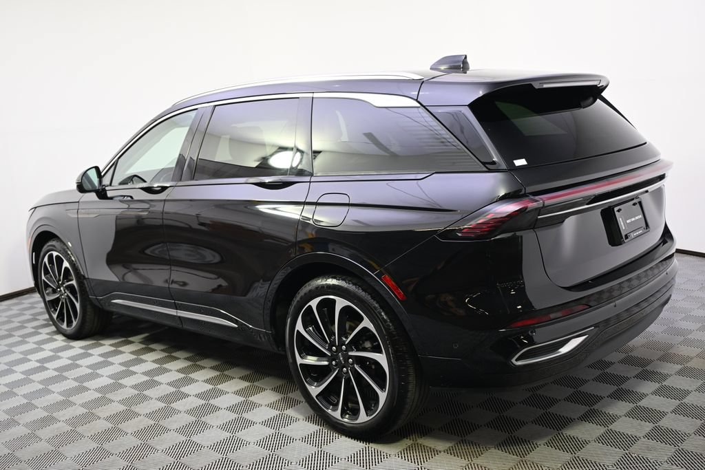 Certified 2024 Lincoln Nautilus Black Label AWD/4WD image 3