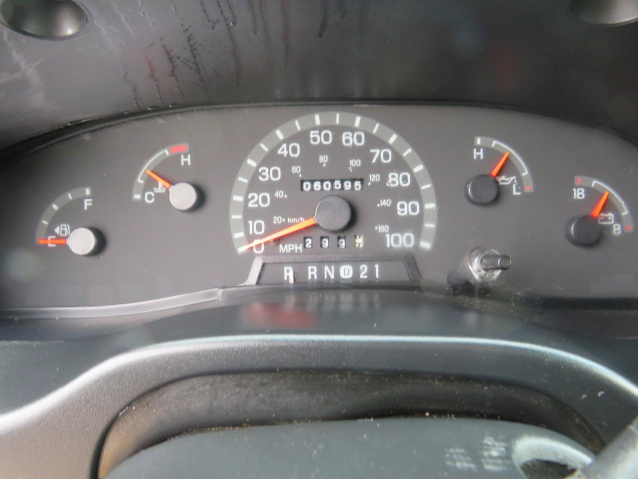 Used 1999 Ford E-150 and Econoline 150 Wagon RWD image 14
