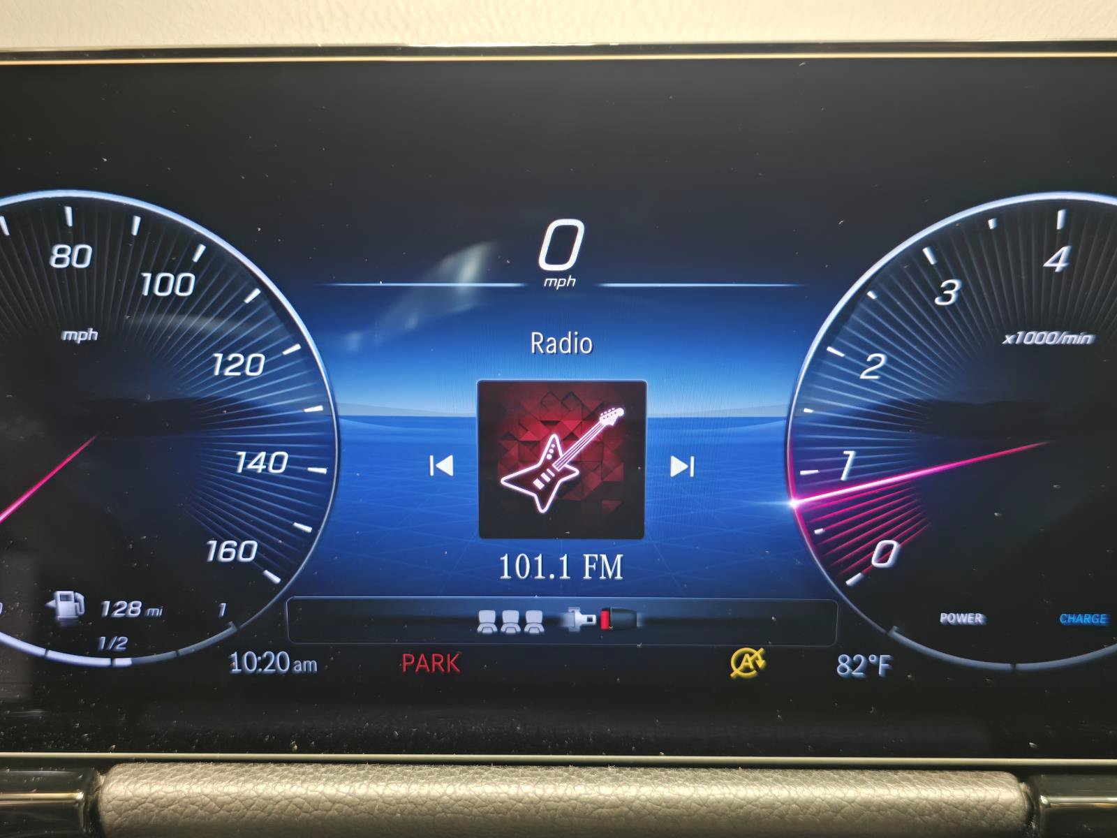 Used 2025 Mercedes-Benz GLA 250 image 12