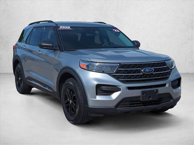 Certified 2023 Ford Explorer XLT image 3