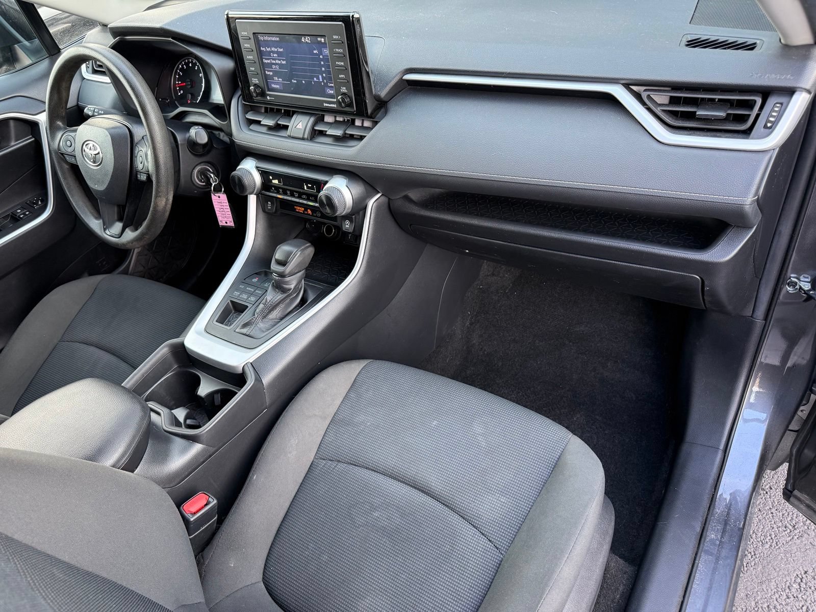 Used 2021 Toyota RAV4 LE AWD/4WD image 16