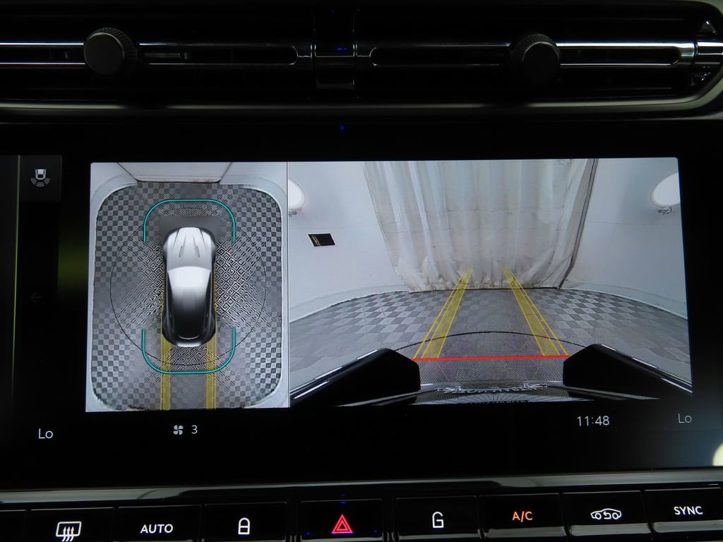 Used 2025 Aston Martin V8 Vantage Coupe image 15