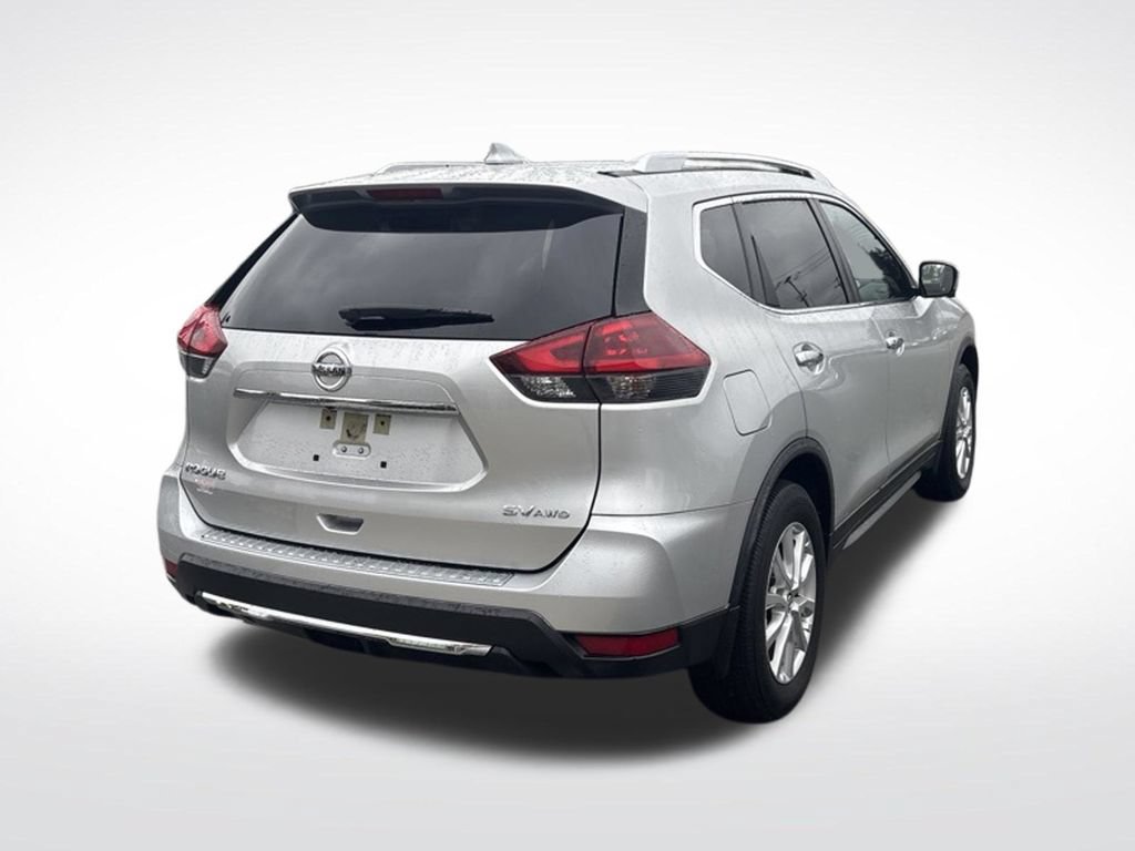 Used 2018 Nissan Rogue SV w/ Sun & Sound Touring Package AWD/4WD image 8