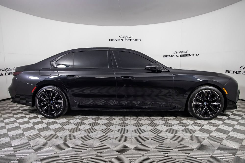 Used 2023 BMW 740i RWD image 3