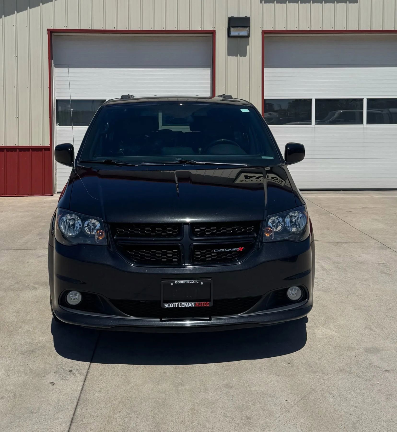Used 2019 Dodge Grand Caravan GT image 2