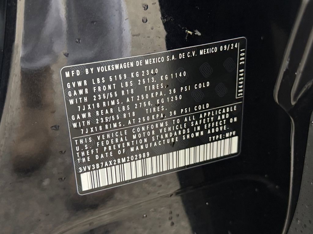 Used 2024 Volkswagen Tiguan Wolfsburg Edition image 29