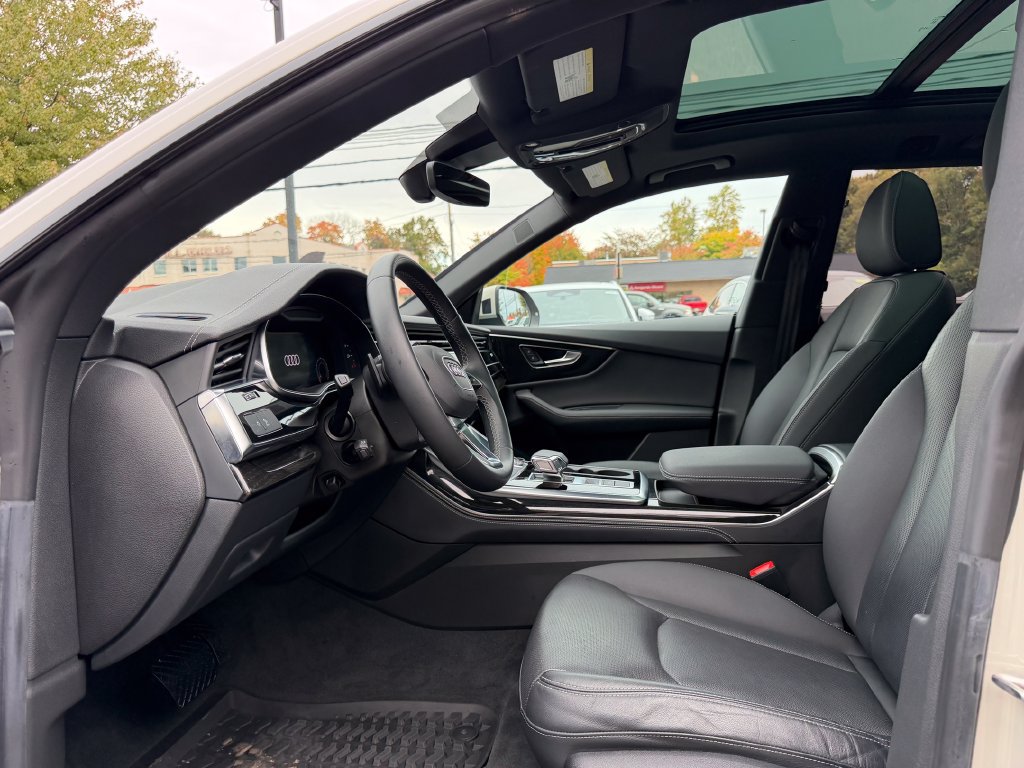 Used 2023 Audi Q8 Premium Plus w/ Premium Plus Package AWD/4WD image 17