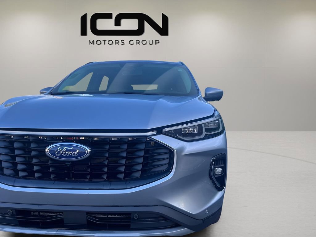 Used 2023 Ford Escape Platinum image 10