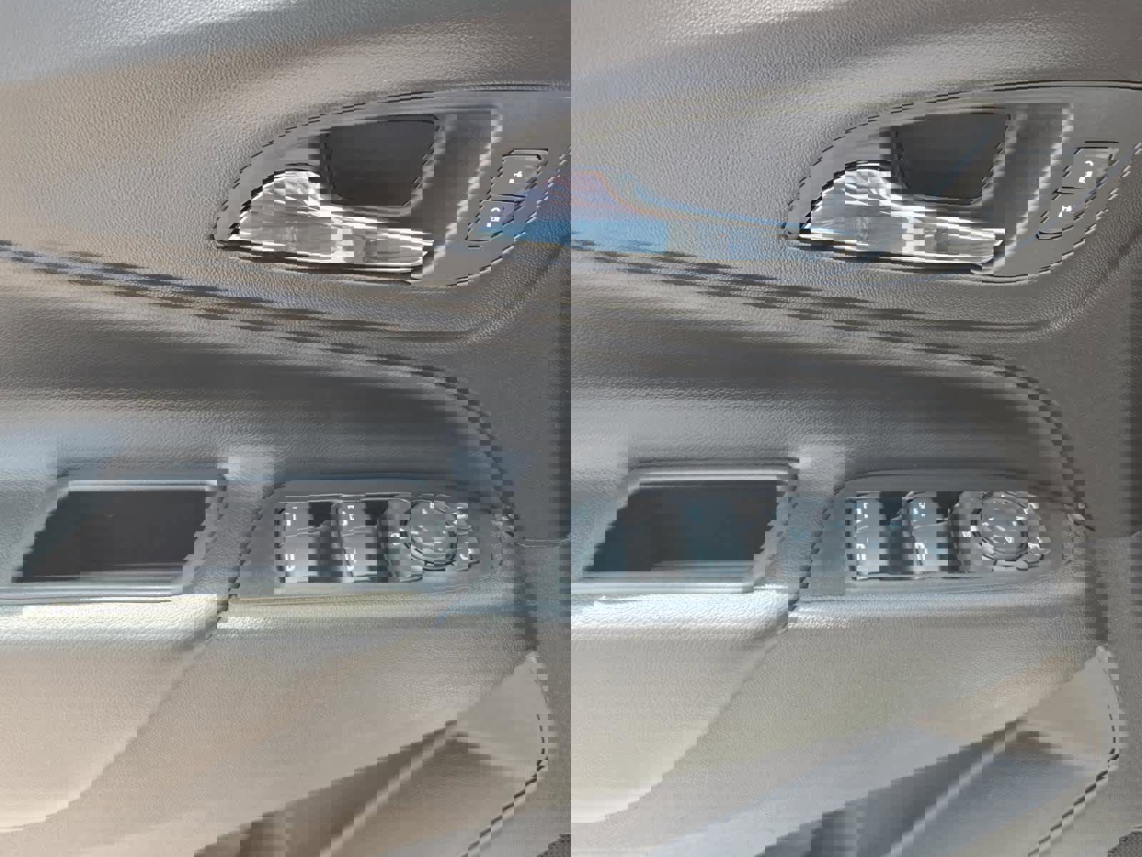 Used 2021 Chevrolet Equinox LT image 39