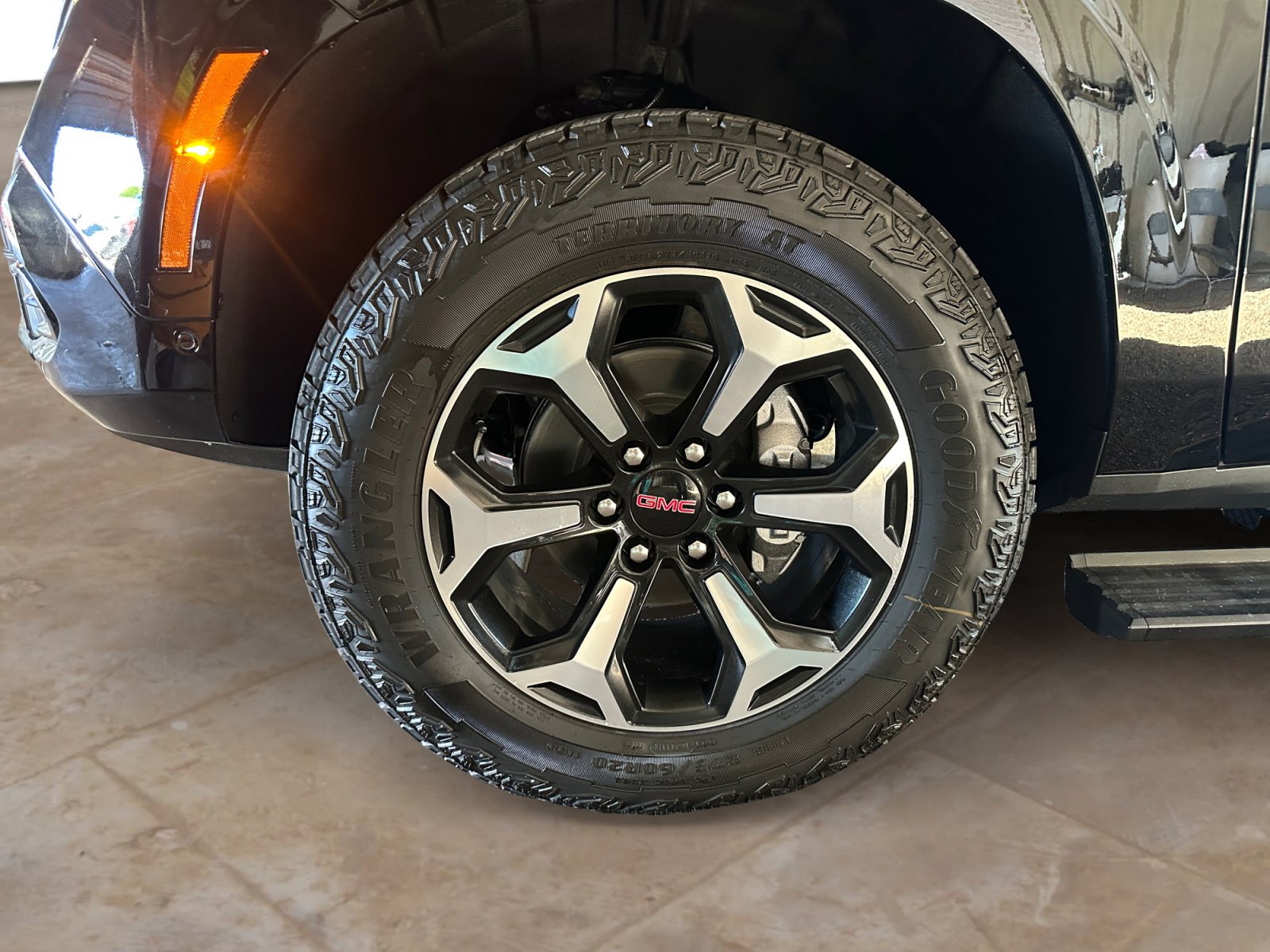 New 2026 GMC Yukon XL AT4 w/ AT4 Premium Plus Package AWD/4WD image 31