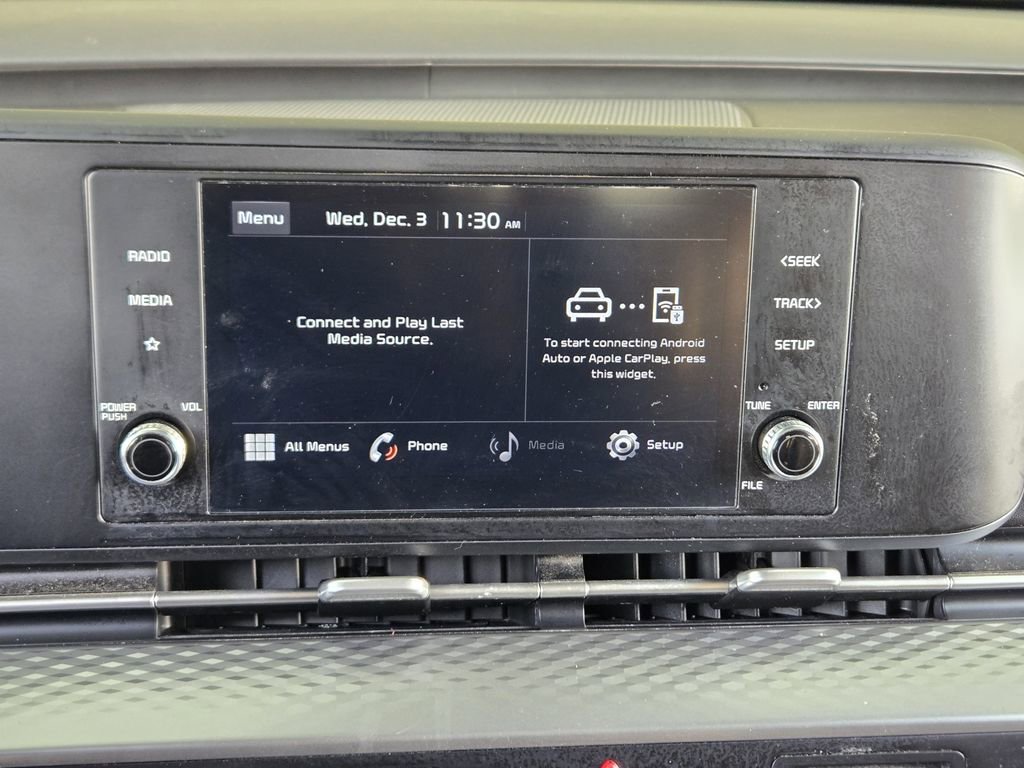 Used 2022 Kia Carnival LX image 16