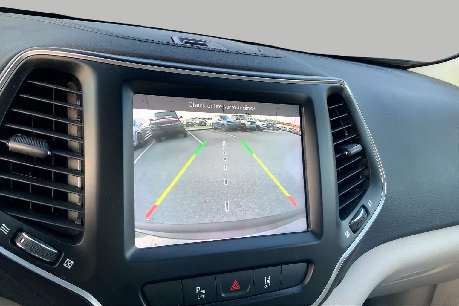 Used 2021 Jeep Cherokee Latitude Lux w/ Comfort/Convenience Group AWD/4WD image 27