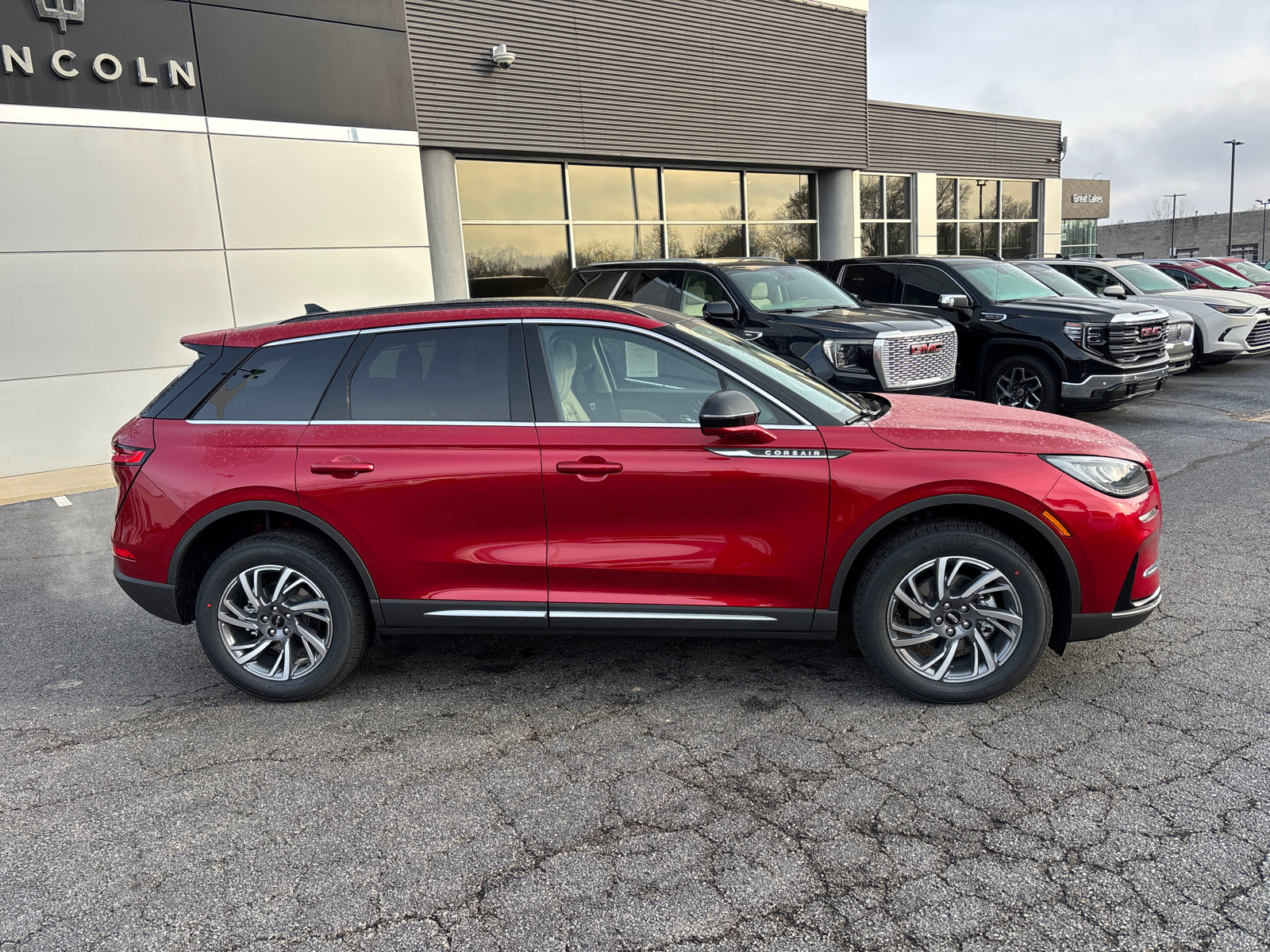 New 2026 Lincoln Corsair Premiere image 8