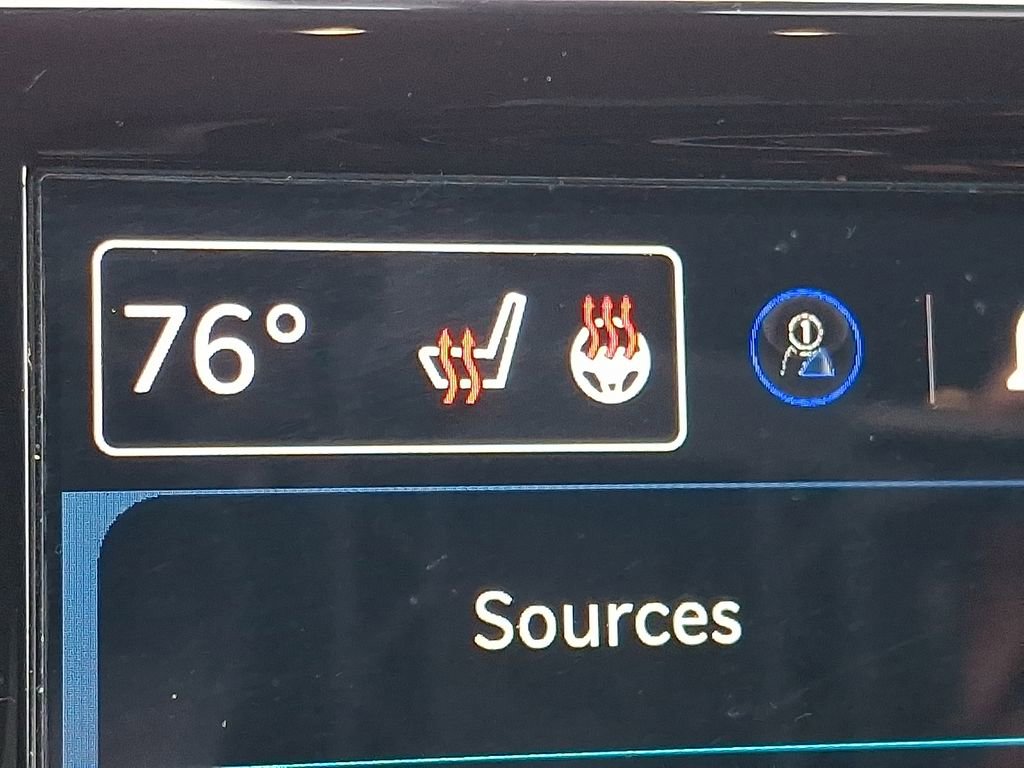 Used 2023 Chrysler Pacifica Touring-L image 24